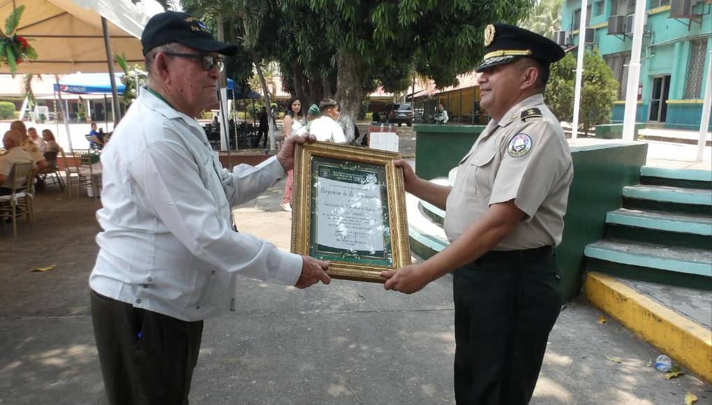 Los veteranos de guerra recibieron reconocimiento especial por su deber cumplido