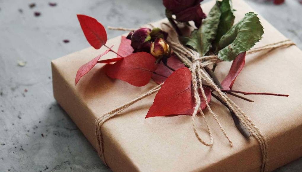 Envuelva sus regalos con creatividad