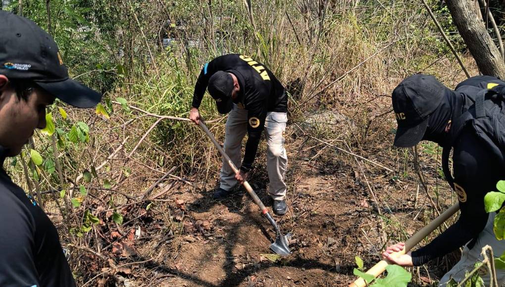Agentes de apoyo estratégico, operaciones especiales y comunicaciones de laATIC junto a los demás departamentos continúan en las labores con el apoyo de la Policía Militar del Orden Público (PMOP).