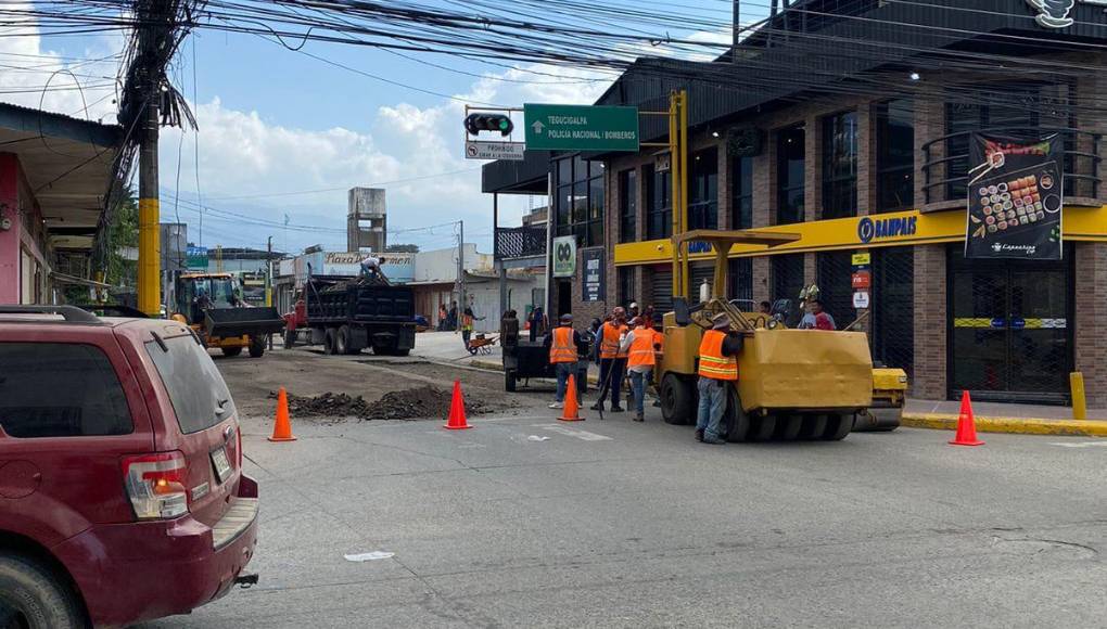 La Secretaría de Infraestructura y Transporte (SIT) ha dividido los trabajos en varias partes. Se realizó el bacheo desde La Barca en Santa Cruz de Yojoa hasta el Boulevard Canaán de El Progreso. Lo mismo se hizo en todo el bulevar Elena Kullman y en la carretera RN21, osea toda la primera avenida que inicia en la Policía Nacional en esta ciudad y llega hasta el bulevard