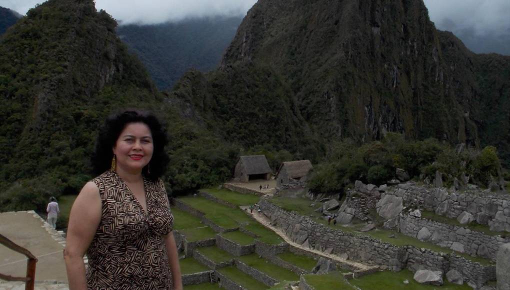 Arita desempeño gran parte de su trayectoria laboral como maestra de la carrera de Sociología en la Universidad Nacional Autónoma de Honduras en el Valle de Sula (Unah-vs). Gracias a su nobleza y carisma, se ganó el cariño de todos sus compañeros y alumnos, quienes una lloran su partida del plano terrenal.
