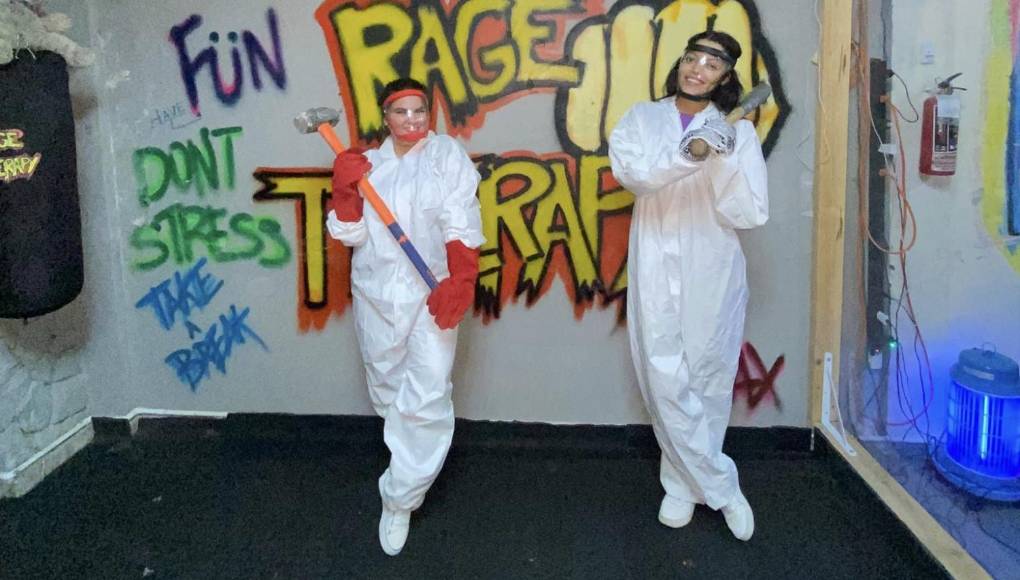 Consiste en ir a romper todo tipo de electrodomésticos con ayuda de un bate o almagana, esto con el fin de desahogarte de corajes o algún dolor guardado internamente. 