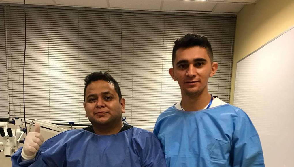 Desde entonces, Fredys estudia solo un periodo al año, ya que el resto de los meses trabaja para reunir el dinero necesario para pagar sus gastos universitarios, puesto que durante años ha tocado puertas en busca de apoyo, pero no ha tenido éxito.