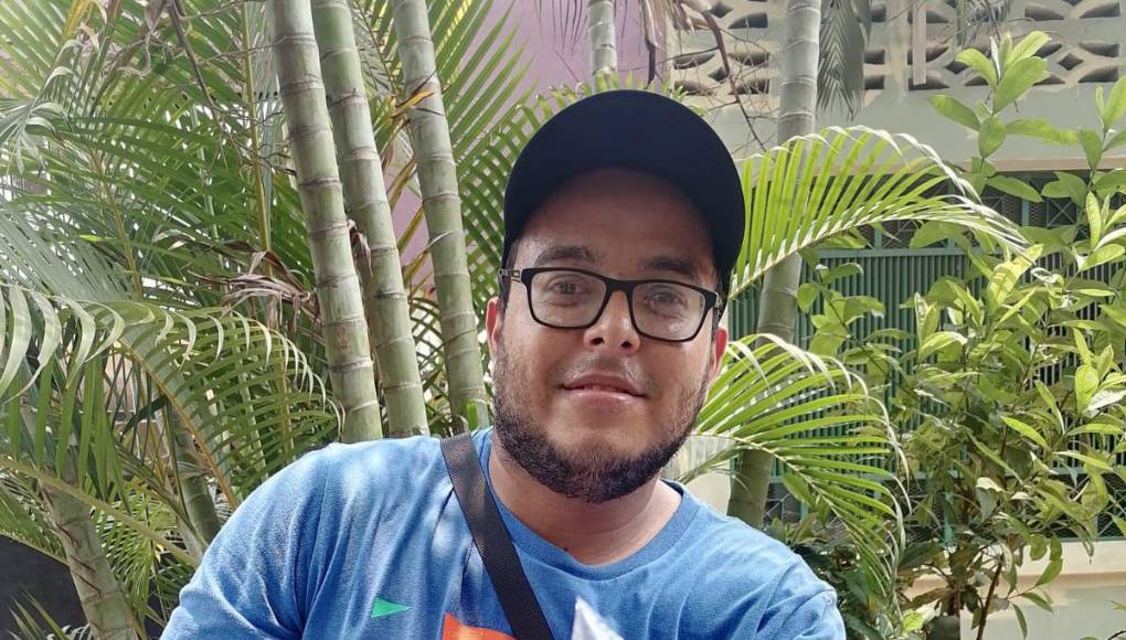 Los vendedores se hicieron presentes desde tempranas horas aprovechando el clima en San Pedro Sula. 