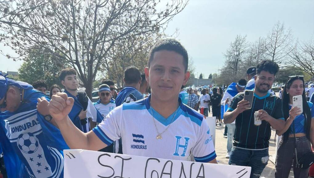 “Si gana la ‘H’ embarazo a mi mujer”, el peculiar mensaje de este aficionado catracho ante Costa Rica. 