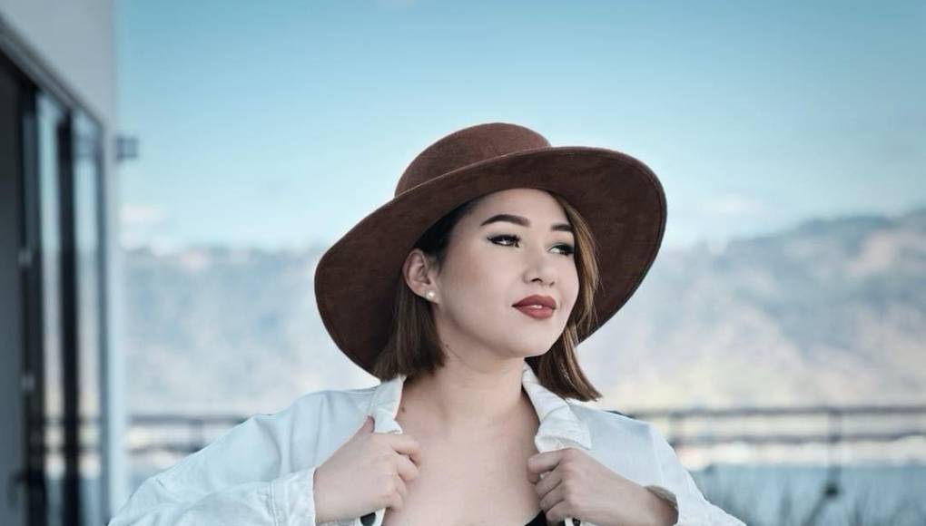 Jennifer Aplicano es una de las comediantes y creadoras de contenido más queridas de Honduras, su estilo único y talento la han colocado como una de las favoritas de las plataformas digitales. 