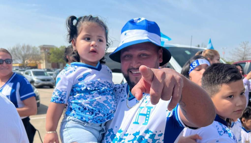 Los pequeños aficionados tambien dijeron presente en el Toyota Stadium para el repechaje entre Honduras y Costa Rica.
