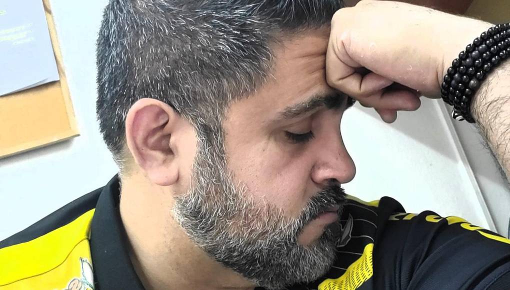 A través de las redes sociales vendía ropa de marca junto con su esposa.