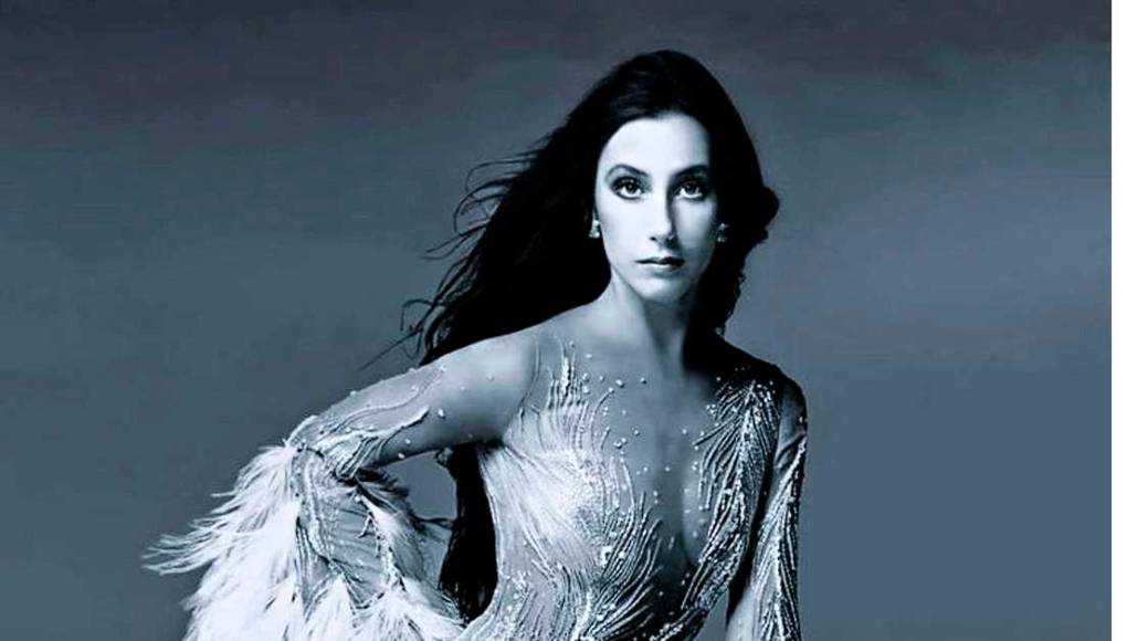 Cher, ícono de moda y belleza a sus 75 años