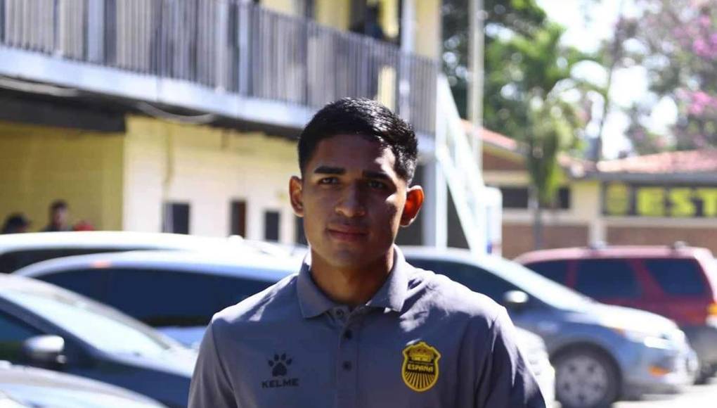 Marco Aceituno también se fue preparado para las tres horas y media de camino.