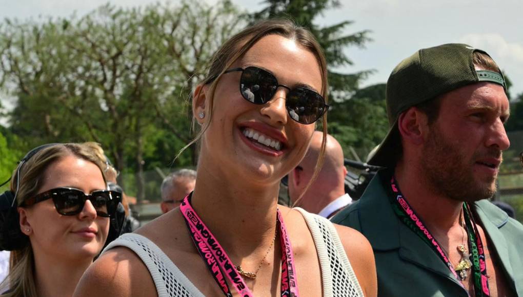 Sabalenka eligió como escenario, para hacer la ‘presentación pública’ de su nuevo amor, al último Gran Premio de la Fórmula 1 que se disputó el domingo en el Autódromo Enzo e Dino Ferrari en la región italiana de Emilia-Romaña.