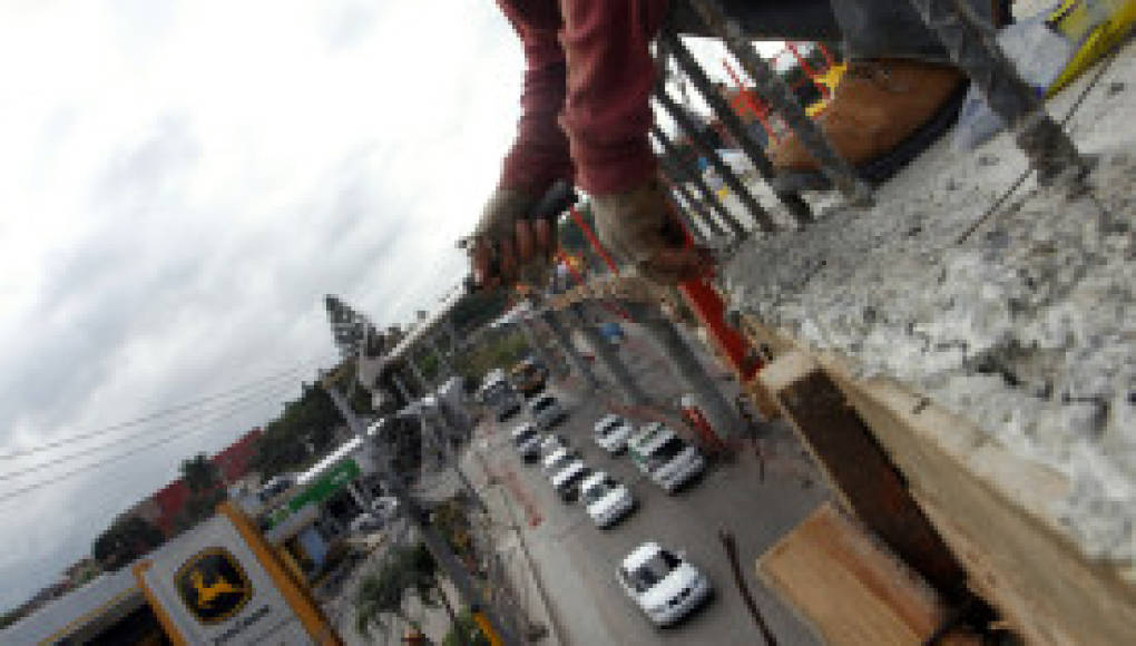 Sector de construcción cayó 11.8% en 2013