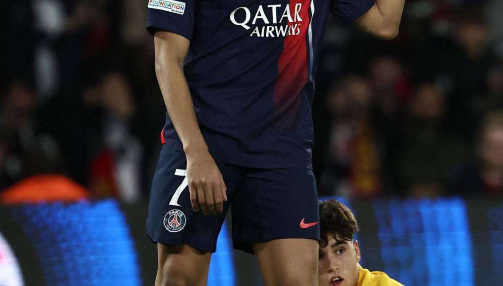 Mbappé fue controlado todo el partido por Koundé y Cubarsí, la joyita de 17 años que tiene el Barcelona en la defensa. Kylian nunca pudo gravitar y la frustración se acumuló con el correr de los minutos y sobre todo por la derrota final, que deja al PSG muy complicado.