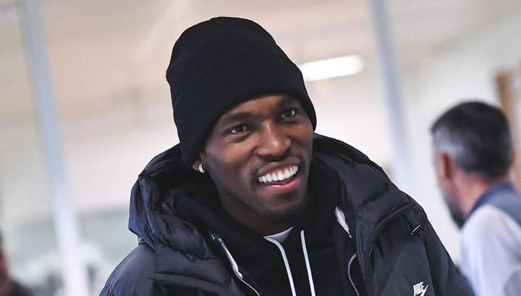 La ‘Pantera’ Elis sufrió la lesión tras un fuerte choque de cabezas en partido entre el Burdeos y el Guingamp. El catracho de inmediato fue trasladado al hospital donde fue operado y puesto en coma inducido ante el grave golpe.