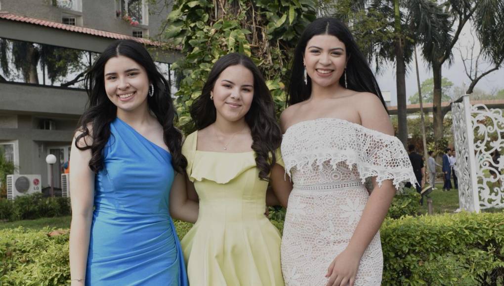 Daniela Alemán, Andrea Lanza e Isabella Carballo; parte de los juniors