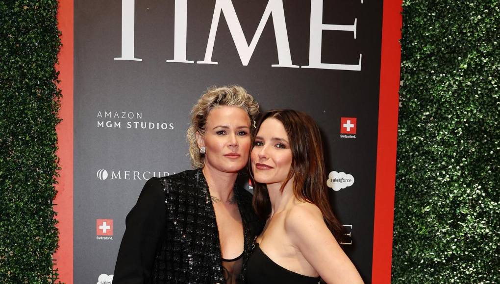 “En 2023 se propusieron más de 500 proyectos de ley anti-LGBTQIA en las legislaturas estatales, así que por esa razón quiero dar al acto de salir del armario el respeto y el honor que se merece”.