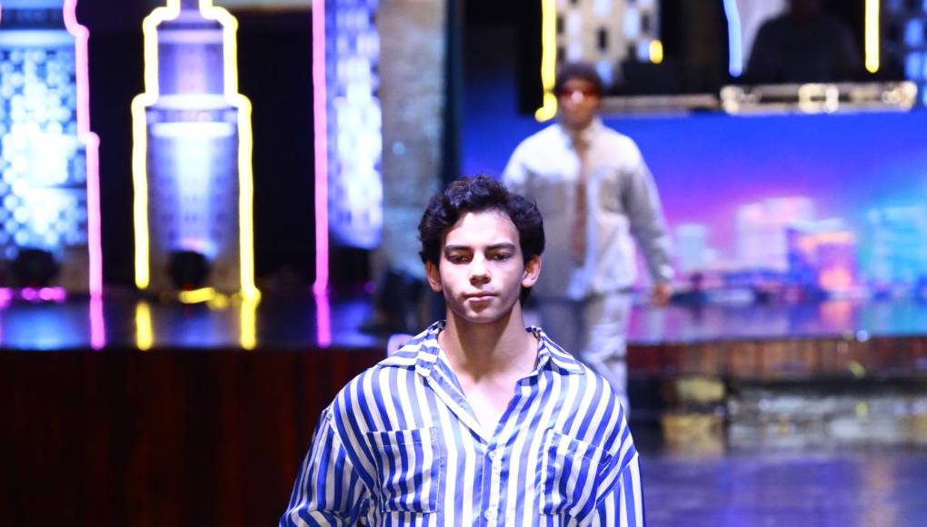 La comodidad y simpleza varonil resaltó en cada jovencito. 