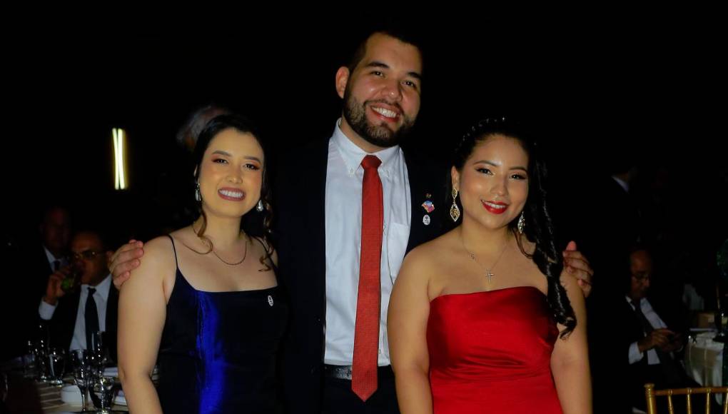 Sharon Girón, Christian Domínguez y María Mairena