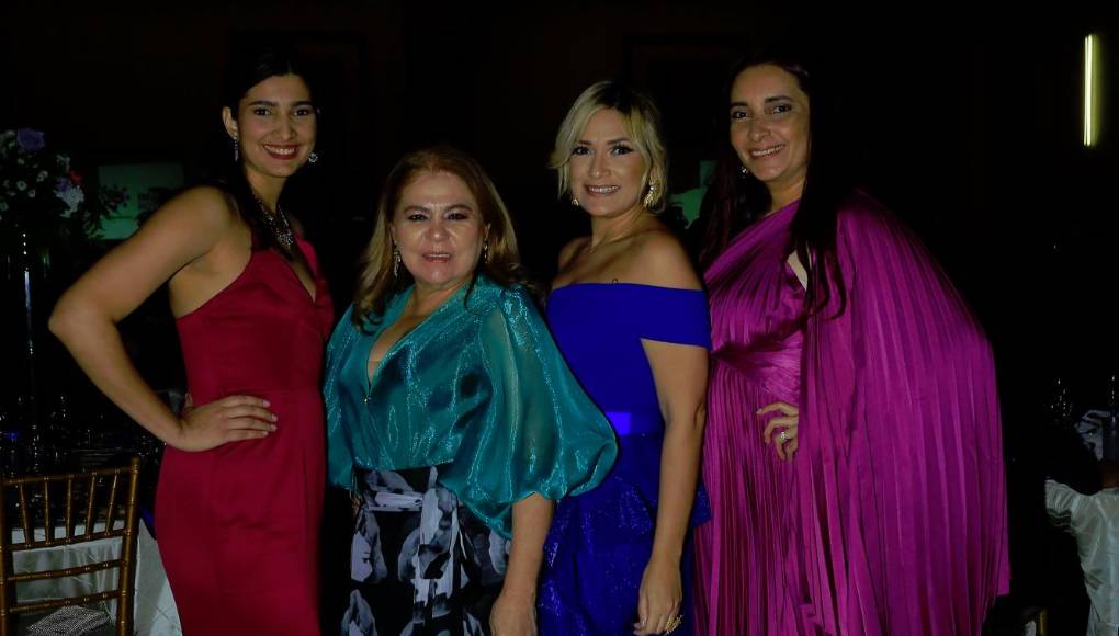 Alicia Tábora, Belinda Ordóñez, Viviana Amador y Karla Johnson