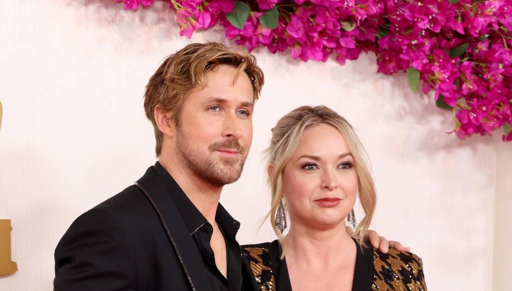 Una vez que se aclaró el parentesco, Mandi recibió muestras de cariño y elogiaron su elegancia. En un momento comentó: ‘Siempre digo que me ha tocado la lotería de los hermanos y este es sólo uno de los millones de ejemplos – ¡generalmente no son tan públicos! Gracias a Internet por todas sus amables palabras. Había tanta alegría y #kenergy en este evento, pensé que todo mi corazón estallaría de lo orgullosa que estoy de lo que Ryan trae al mundo y es tan amable cómo comparte la emoción de su mundo conmigo’.