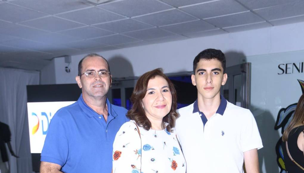 Denis Perdomo, Melissa Yacamán y Denis Josué Perdomo