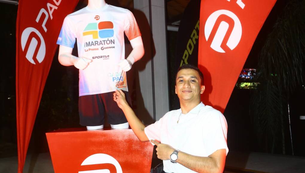 Jeffrey Mejía del club de corredores en silla de ruedas “Thunder”, se presentó también al coctel. Sin duda, una maratón que se continuará caracterizando por la inclusión. 