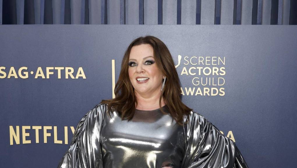 De plateado arribó la actriz y comediante Melissa McCarthy.