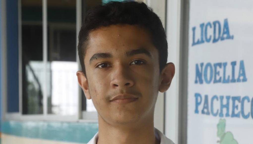 Durán expresó que su clase favorita es la clase de Matemáticas y que en sus tiempos libres se los dedica a sus tareas y trabajos asignados por sus maestros.