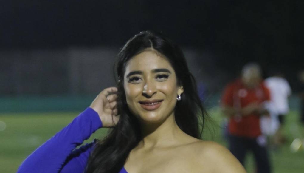 Estas guapas edecanes también engalanaron el partido entre CD Choloma y Platense en el estadio Rubén Deras.