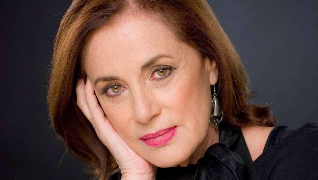 La actriz María Elena Enríquez Ruiz mejor conocida como, <b>Helena Rojo</b>, nació el 18 de agosto de 1944 en la Ciudad de México. En 1968 debutó en la pantalla grande con la cinta <i><b>Los amigos. </b></i>