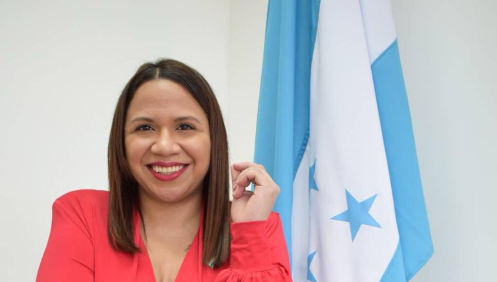 Cabe recordar que, la joven Gutiérrez fungió como subsecretaria de Derechos Humanos y quien renunció a su cargo ante problemas a lo interno en esa dependencia gubernamental.