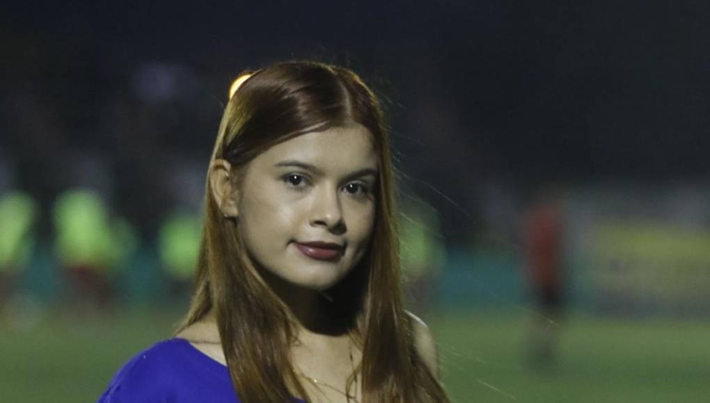 Estas guapas edecanes también engalanaron el partido entre CD Choloma y Platense en el estadio Rubén Deras.