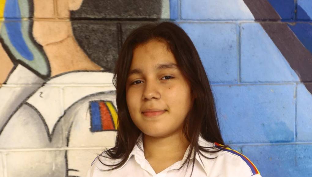 Valery, agregó que su clase favorita es Matemáticas y que continuará esforzándose para seguir con su exclencia en los estudios.