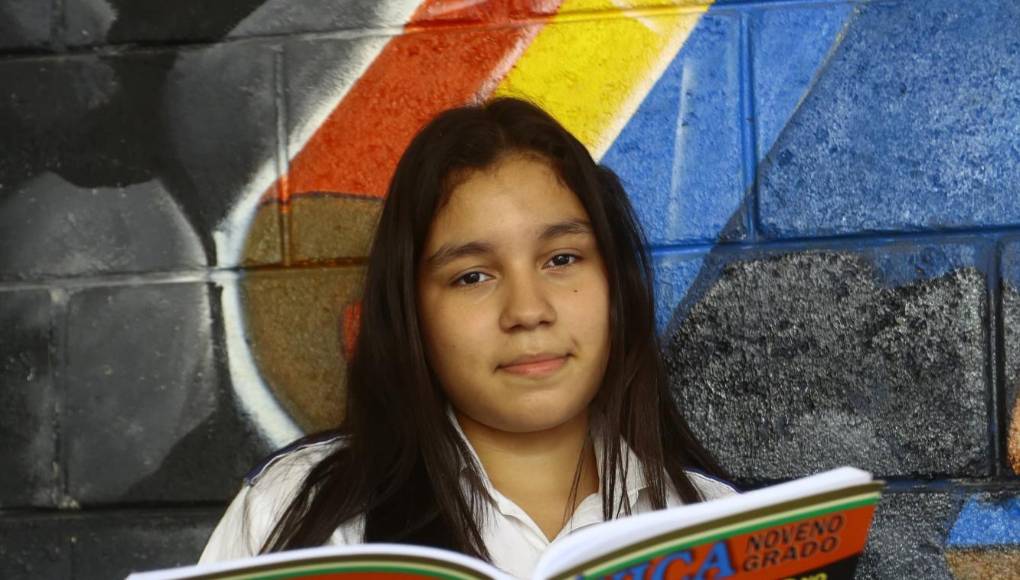 Perdomo Urbina dijo que su visión es ser licenciada en Banca y Finanzas, ya que quiere apoyar y ampliar el emprendimiento de sus padres.