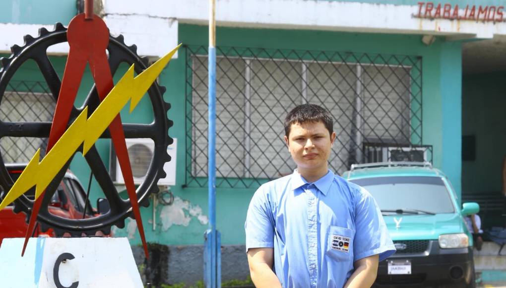 El joven agregó que su clase favorita es Física Elemental. 