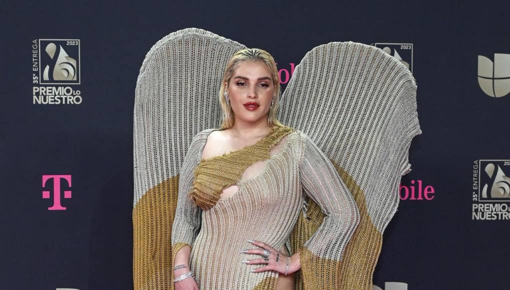 Entre las peores vestidas de la gala de premios, destacaron las siguientes figuras: La cantante estadounidense de origen venezolano Elena Rose.