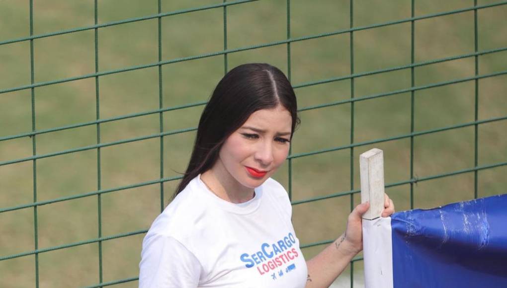 Bellas chicas y la fiesta del Yankel: ambientazo en el Marathón vs Génesis