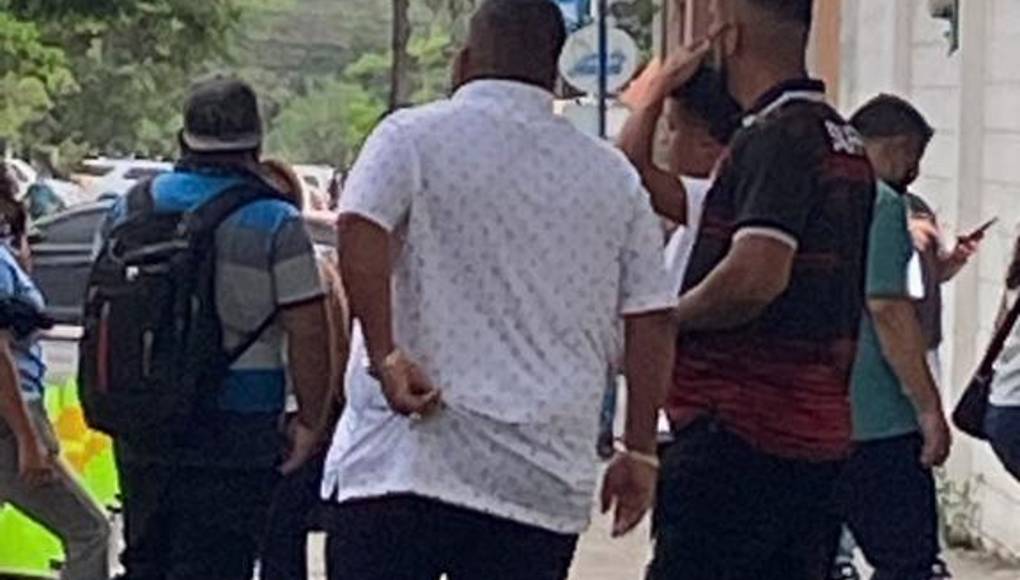 Espectacular ambiente en el Honduras - EUA: Leyendas del fútbol en el Morazán, la belleza femenina y todo el color