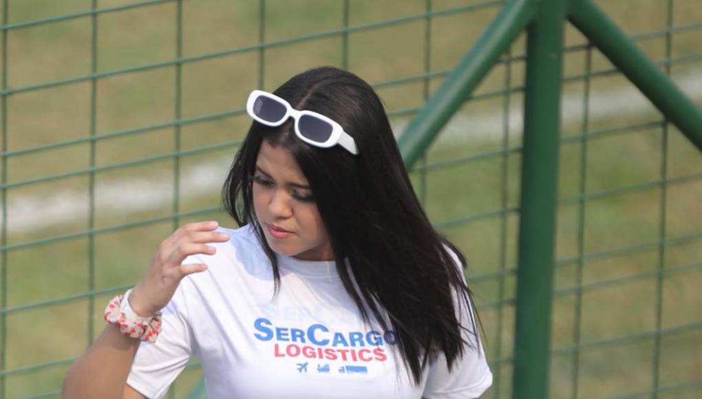 Bellas chicas y la fiesta del Yankel: ambientazo en el Marathón vs Génesis