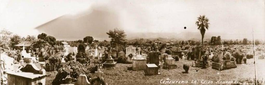 Imagen del cementerio general del barrio Mejía en La Ceiba tomada a inicios de 1930. La foto fue tomada de norte a sur y al fondo la cordillera Nombre de Dios. 