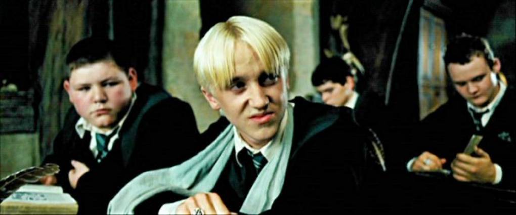 Durante el rodaje de Harry Potter y el prisionero de Azkaban, los bolsillos de la capa de Tom Felton fueron cerrados, porque él seguía tratando de introducir alimentos en el set.<br/>