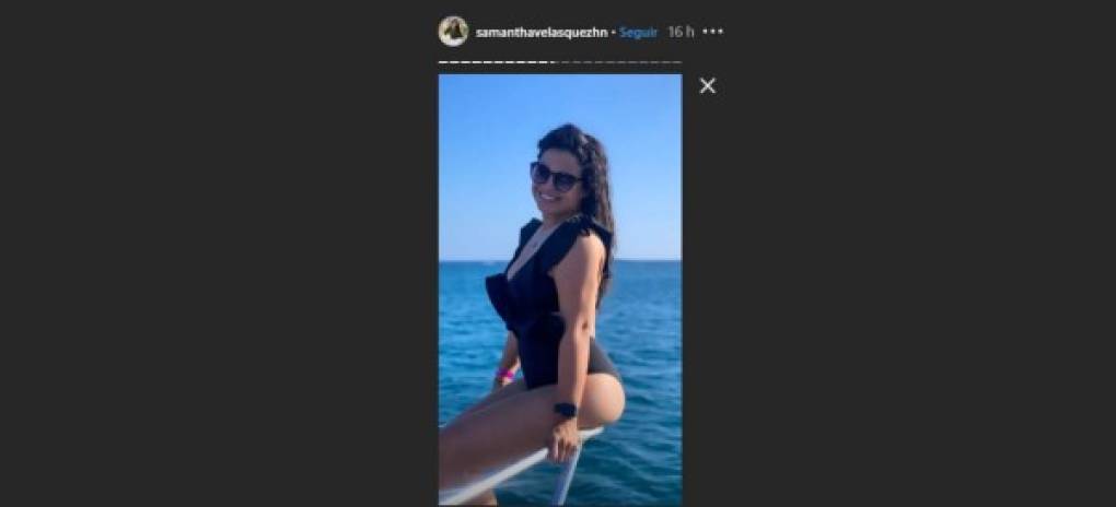 En sus Instagram stories, la presentadora tambien compartió fotografías donde se puede observar su espectacular figura.