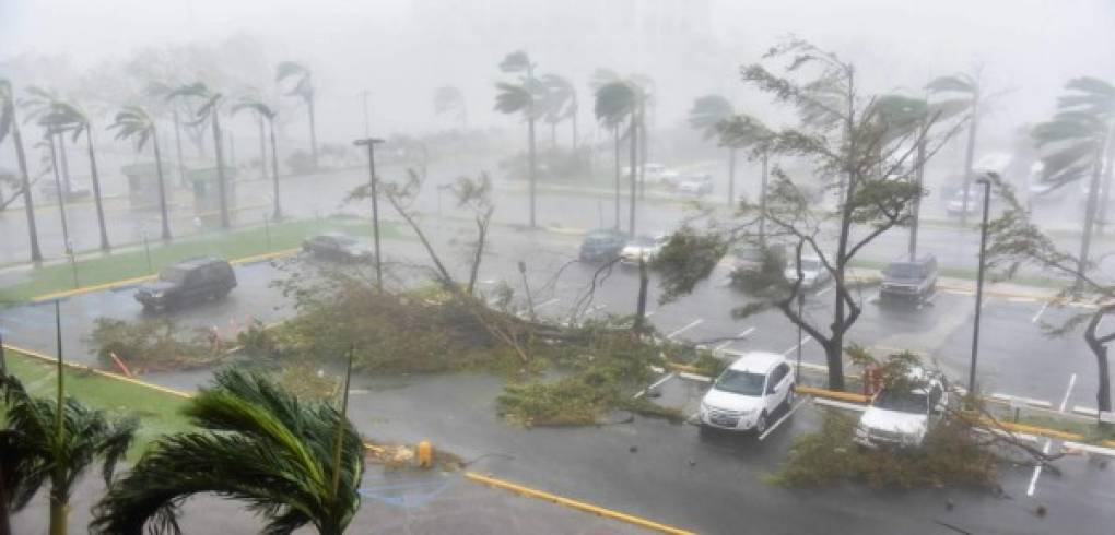El huracán María tocó tierra hoy en Puerto Rico.