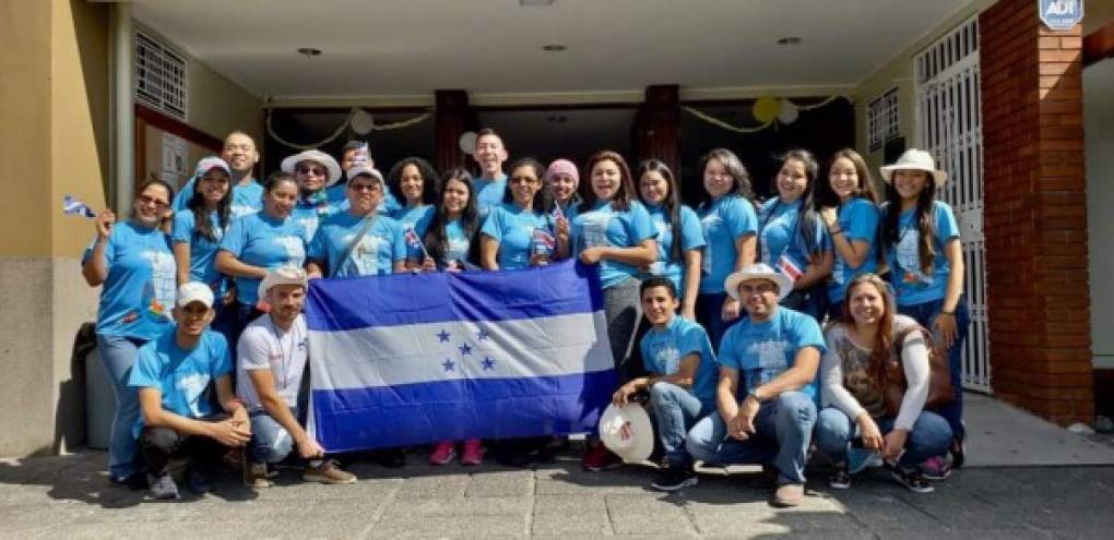 En la imagen los Jóvenes de Danlí a su salida del país rumbo a Panamá el pasado domingo.