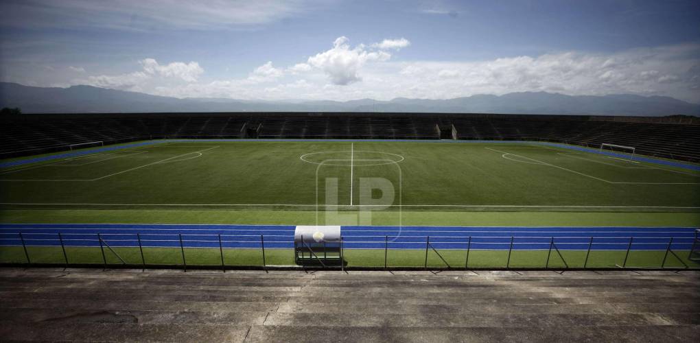 Han pasado 36 años desde que fue construido y en este 2022 luce mucho mejor. Hoy los habitantes de La Paz sueñan con tener partidos de primera división y hasta de la Selección de Honduras.