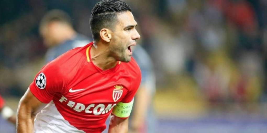 Radamel Falcao: El director deportivo del Mónaco, confirmó que el delantero tiene ofertas. El colombiano podría no seguir este año a pesar de que le resta contrato. Petrov ha informado del interés de equipos chinos pero también europeos.