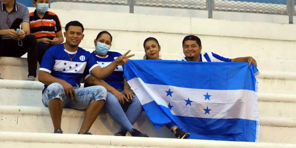 Los colores azul y blando predominan en el Olímpico.