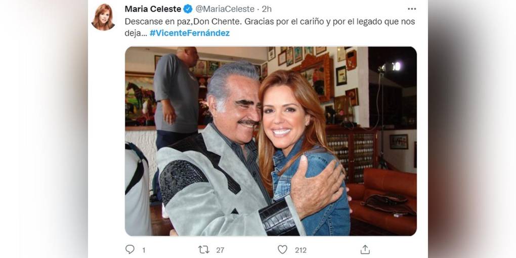 La presentadora María Celeste Arrarás compartió esta imagen con este mensaje: “Descanse en paz, Don Chente. Gracias por el cariño y por el legado que nos deja Vicente Fernández”. 