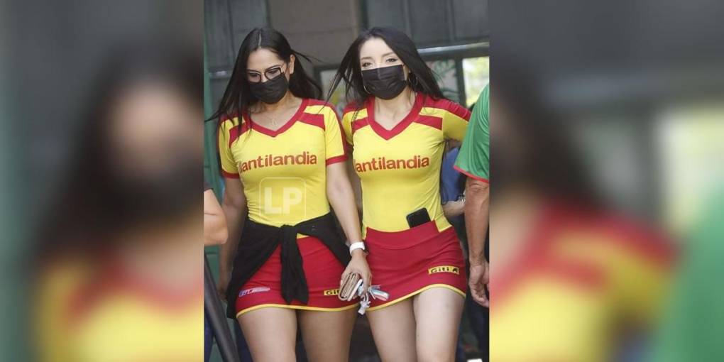 Las bellas edecanes que estuvieron en el estadio Yankel Rosenthal.