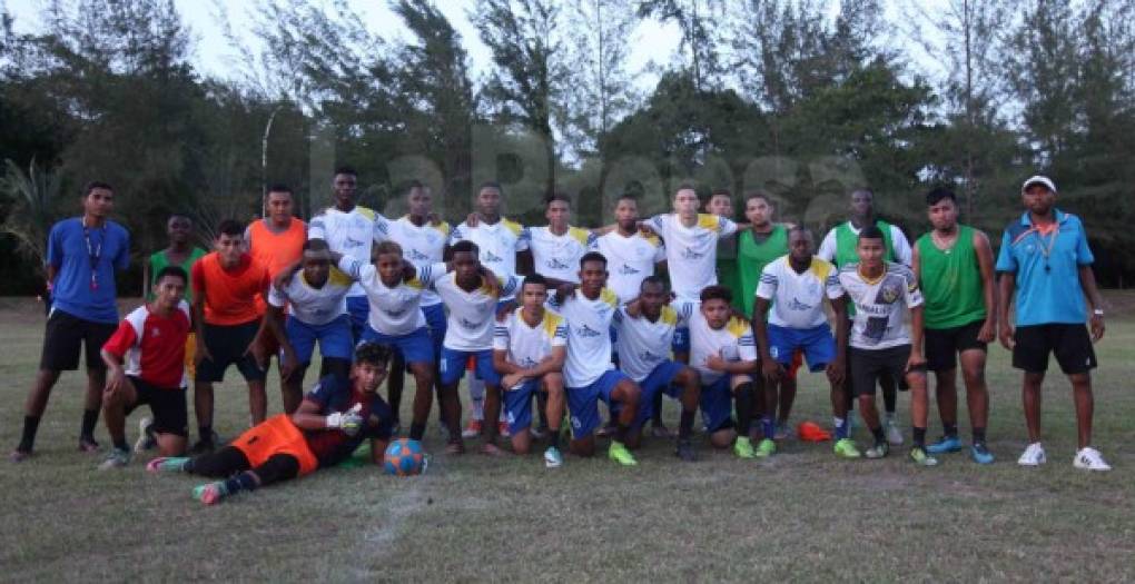 Esta es la plantilla del Galaxy FC que se enfrentará al Olimpia por la Copa Presidente. Los futbolistas se encuentran motivados de enfrentarse al mejor equipo de la historia de Honduras.